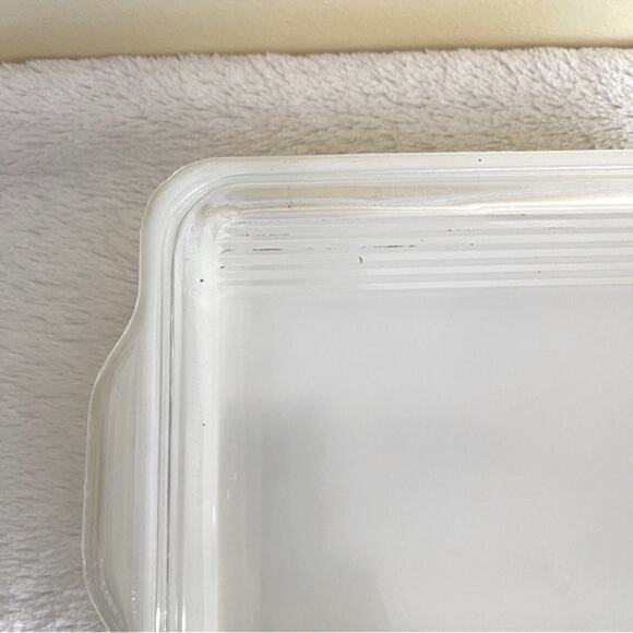 Vintage Pyrex 503-B Yellow Casserole, Refrigerator, Baking Dish w/ Ribbed Lid - Picture 10 of 16